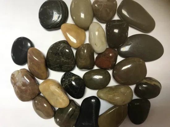 China Factory Decorative Black/Red/Yellow/White Landscaping High Polished River Pebble Stone for Beach and Garden Walkway