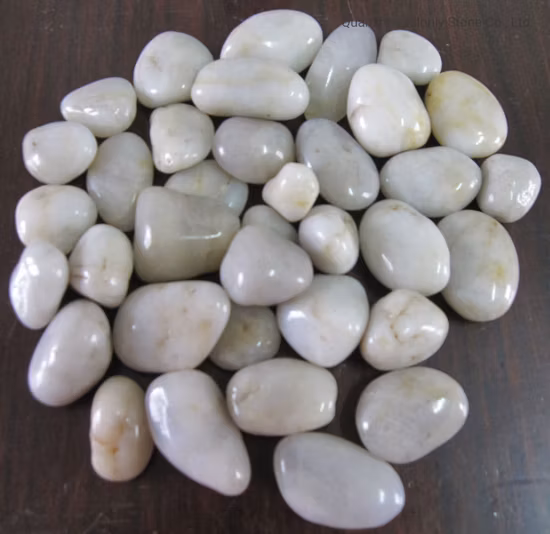 China Factory Decorative Black/Red/Yellow/White Landscaping High Polished River Pebble Stone for Beach and Garden Walkway